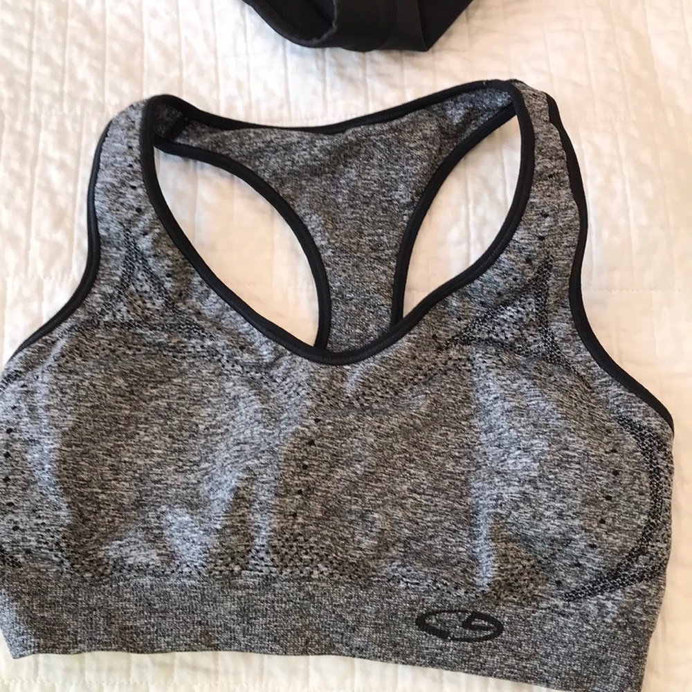 sports bra